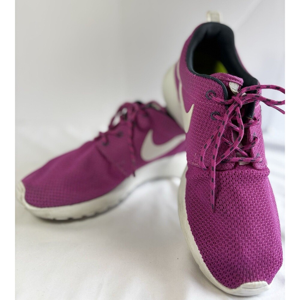 Nike Roshe One Women’s White Club Pink Running Shoes Size 8 #511882-605 Sneakers